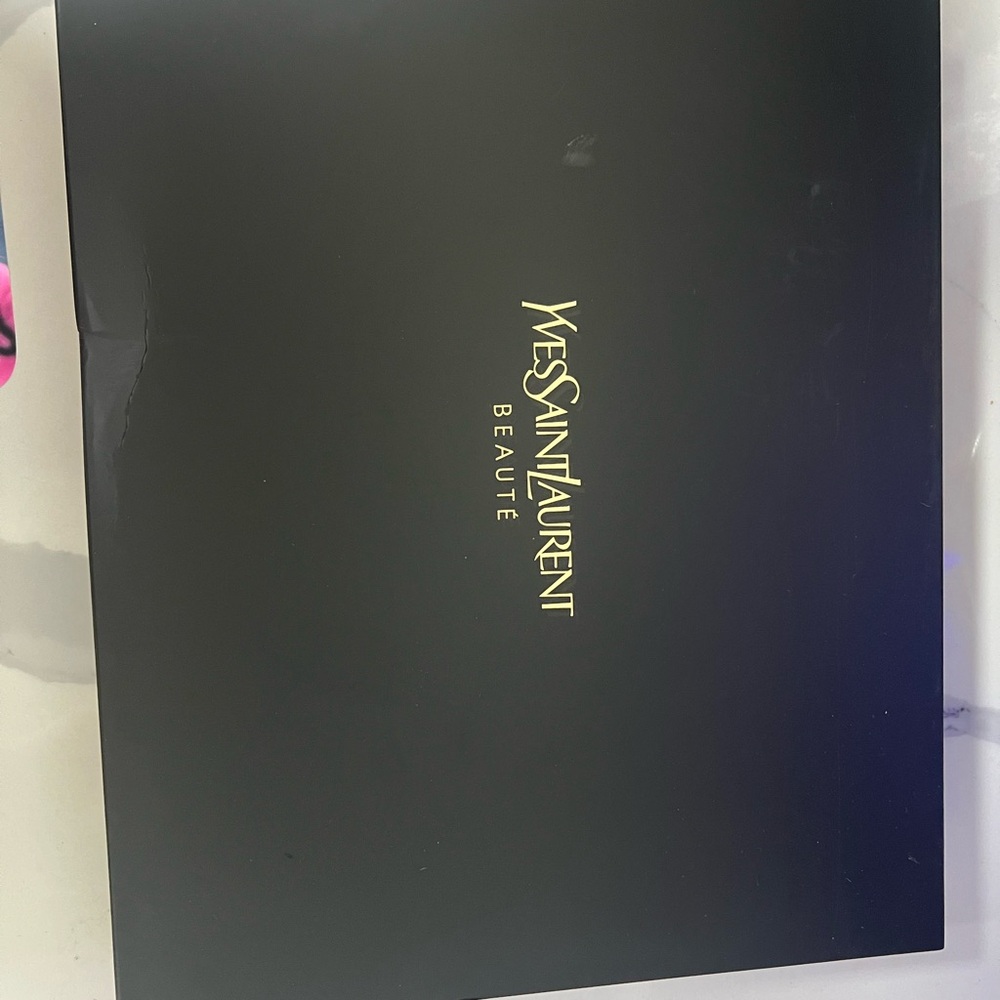 YSL Yves Saint Laurent Beauty Black Towel Set